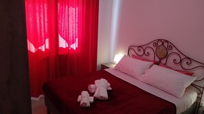3 bedrooms, iron/ironing board, travel cot, free WiFi