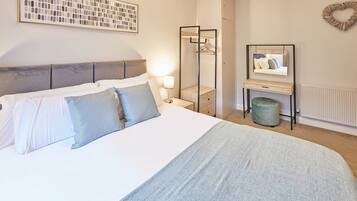 2 bedrooms, individually decorated, individually furnished