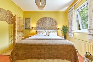 3 bedrooms, iron/ironing board, free WiFi
