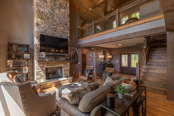 Televisión, chimenea y futbolito 