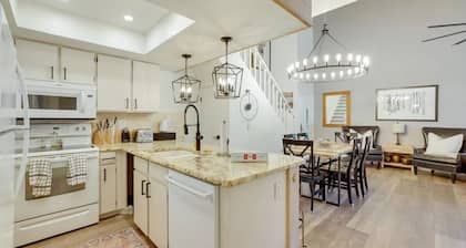 JUST FINISHED RENOVATIONS 2023!!! A lavishly styled ski in/out winter escape!