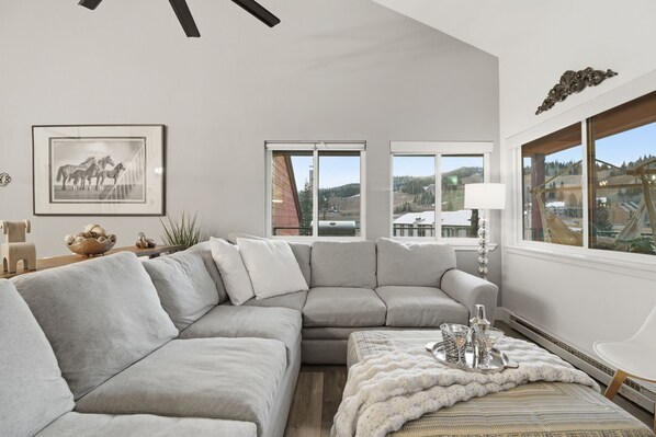 Smart-TV, Kamin, DVD-Player, Tischfußball