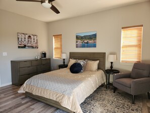 4 bedrooms, desk, iron/ironing board, free WiFi