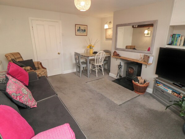 Cottage | Living area - Wren's Nest (Thirsk)
