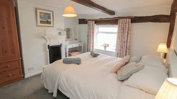 Cottage | 2 bedrooms, individually decorated, individually furnished, free WiFi