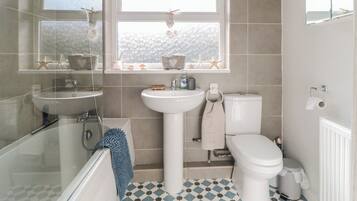 Cottage | Bathroom | Shower