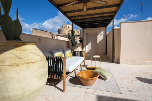 Suite Aurispa 143 con terrazza  Noto