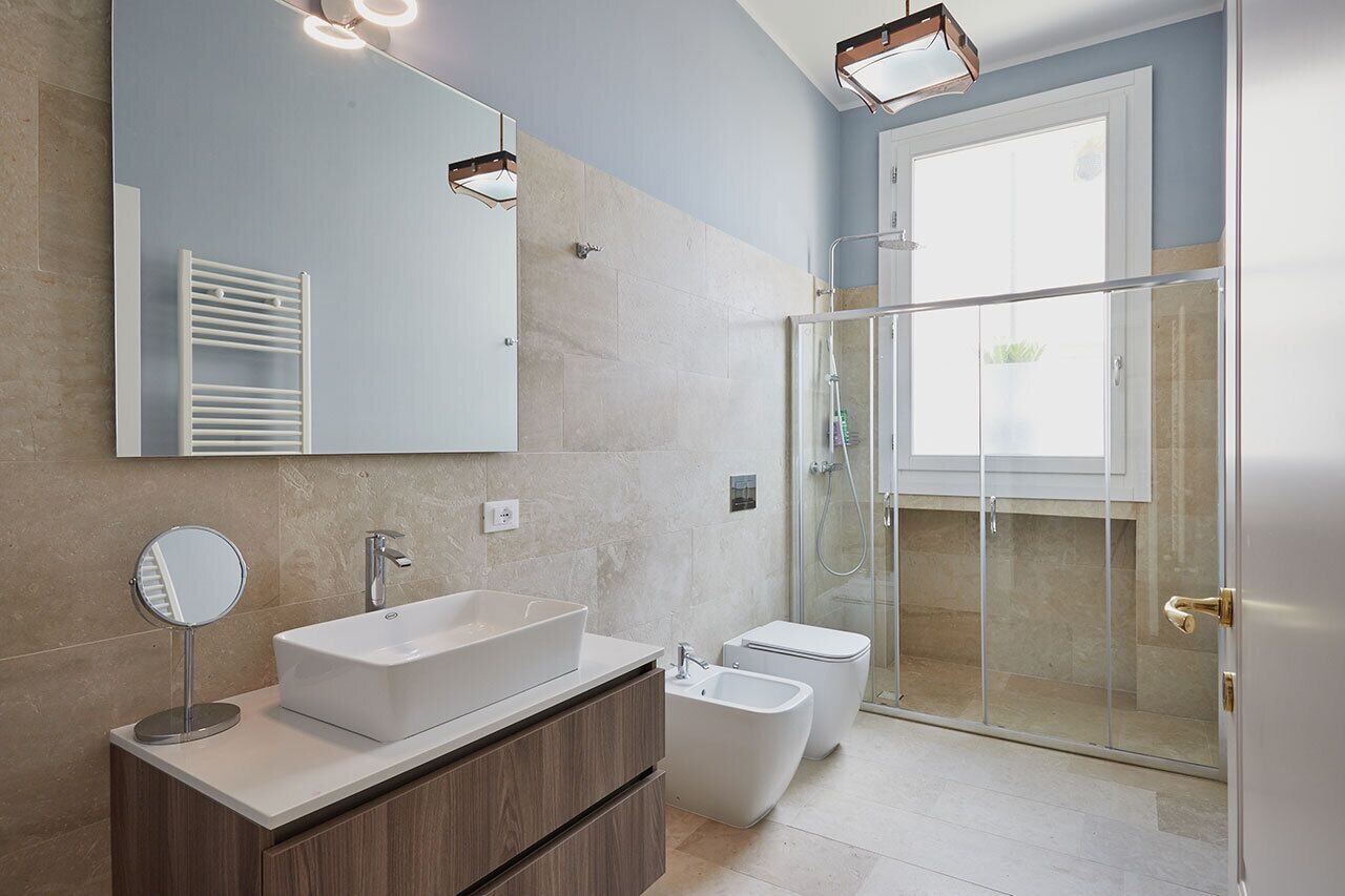 Vasca, asciugacapelli, bidet