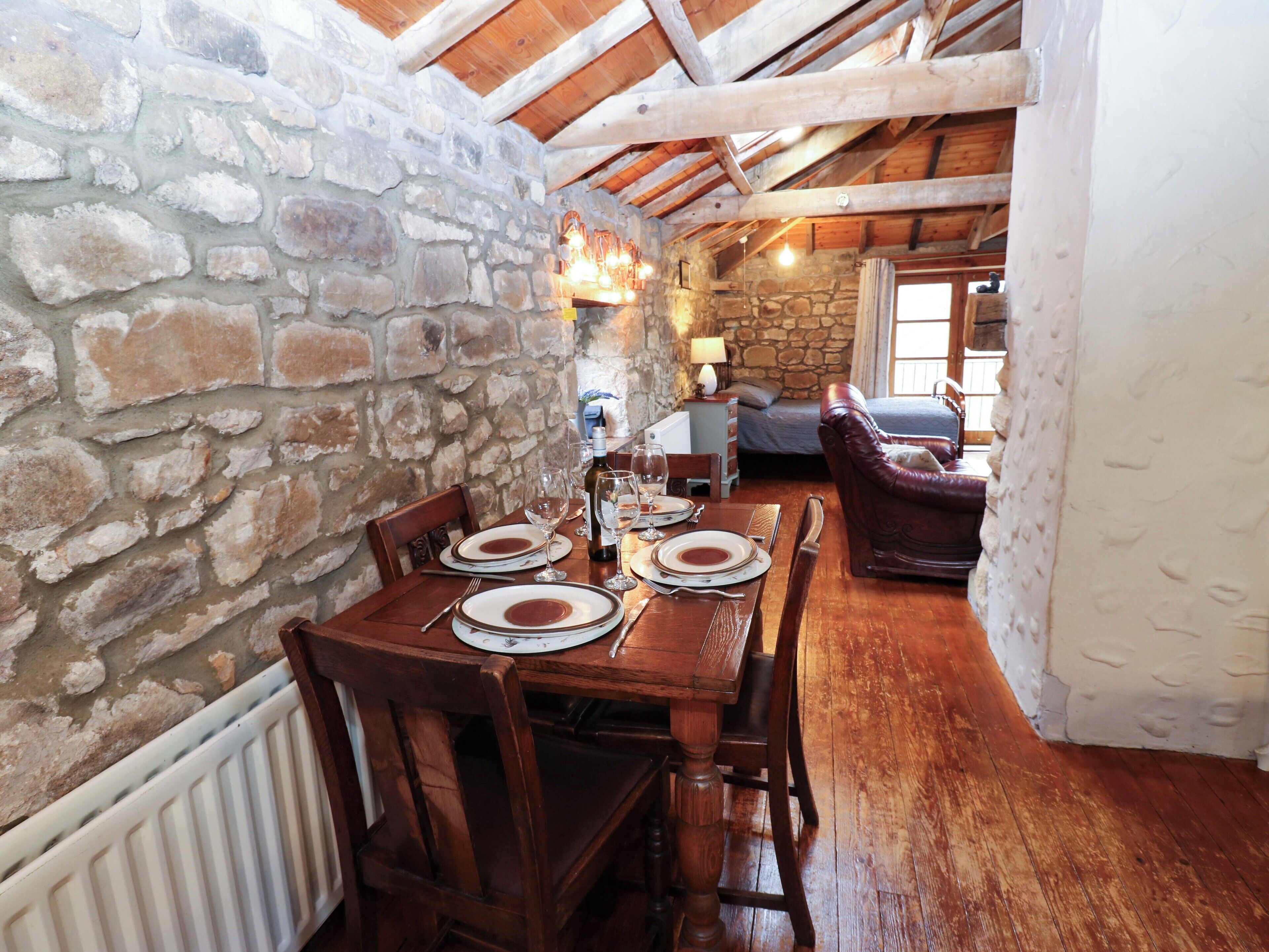 Cottage | Dining