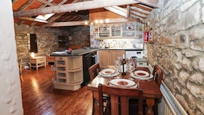 Cottage | Tempat makan
