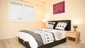 2 bedrooms, iron/ironing board, free WiFi, bed sheets