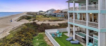 Beachfront Retreat with SwimSpa | Putt-Putt | Fire Pit | Sleeps 16