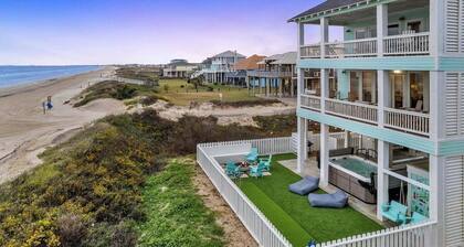 Beachfront Retreat with SwimSpa | Putt-Putt | Fire Pit | Sleeps 16