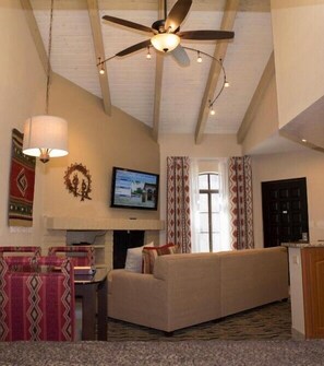 TV, fireplace - Scottsdale Camelback Resort Elegant Studio with Garden (Scottsdale)