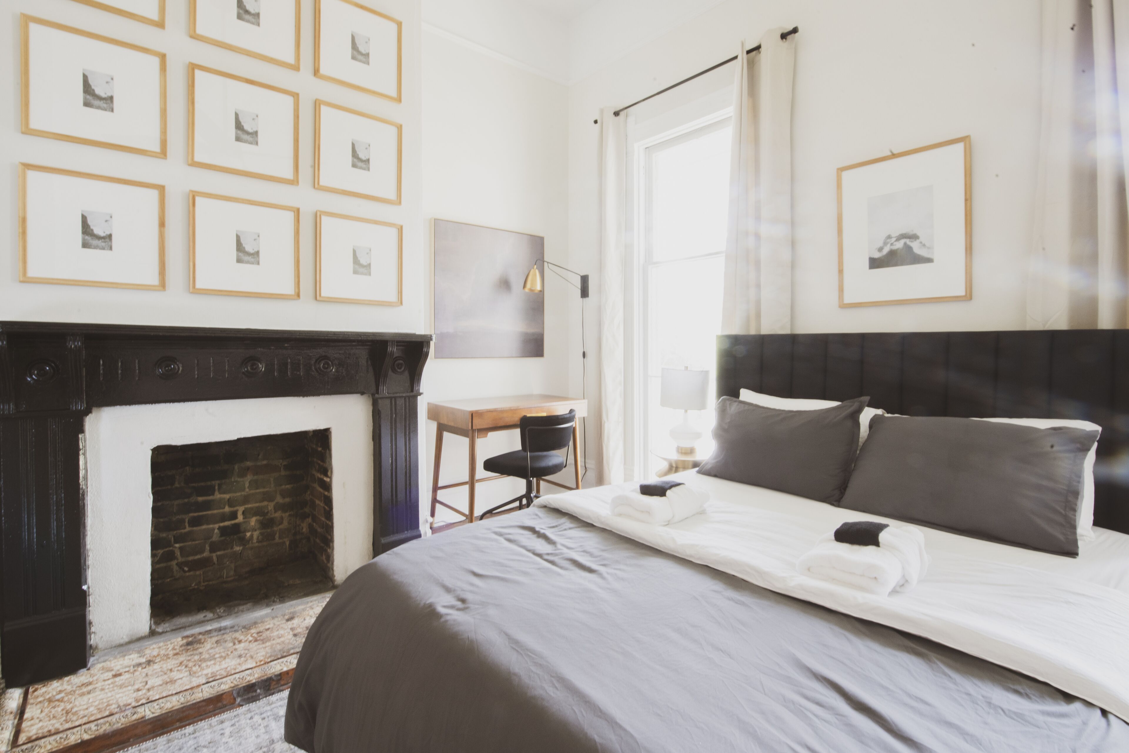 2 slaapkamers, een bureau, een strijkplank/strijkijzer, gratis wifi