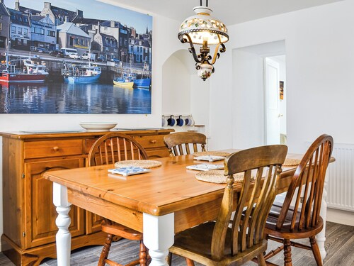 2 bedroom accommodation in Cullen