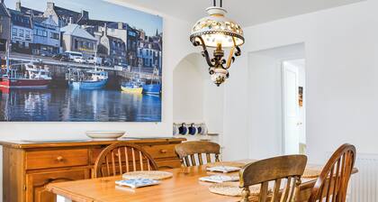 2 bedroom accommodation in Cullen
