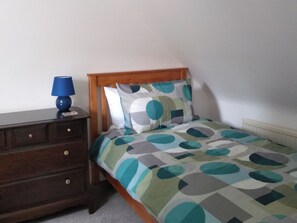 2 bedrooms, free WiFi, bed sheets - 2 bedroom accommodation in Cullen (Cullen)