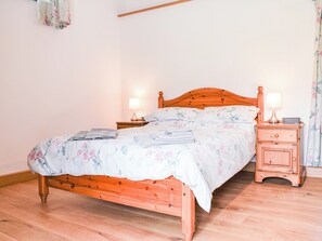 1 quarto, Wi-Fi de cortesia, roupa de cama
