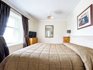 4 bedrooms, free WiFi, bed sheets