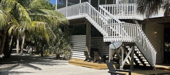 Island Paradise: Steps to Private Gulf Beaches, Pools, Hot Tub & Golf Cart ALL