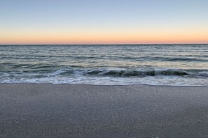 Beach nearby, sun-loungers, beach towels - Island Paradise: Steps to Private Gulf Beaches, Pools, Hot Tub & Golf Cart ALL (Captiva)