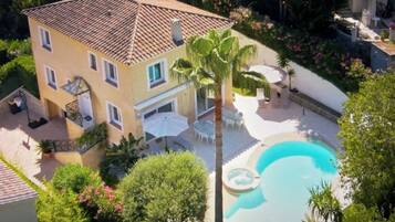 Piscine extérieure, piscine chauffée
