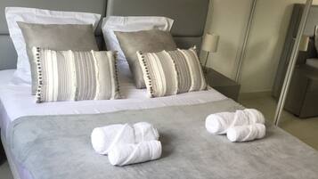 5 chambres, fer et planche Ă repasser, Wi-Fi, draps fournis