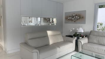 Télévision, table de tennis de table