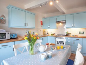 Dishwasher, cookware/dishes/utensils