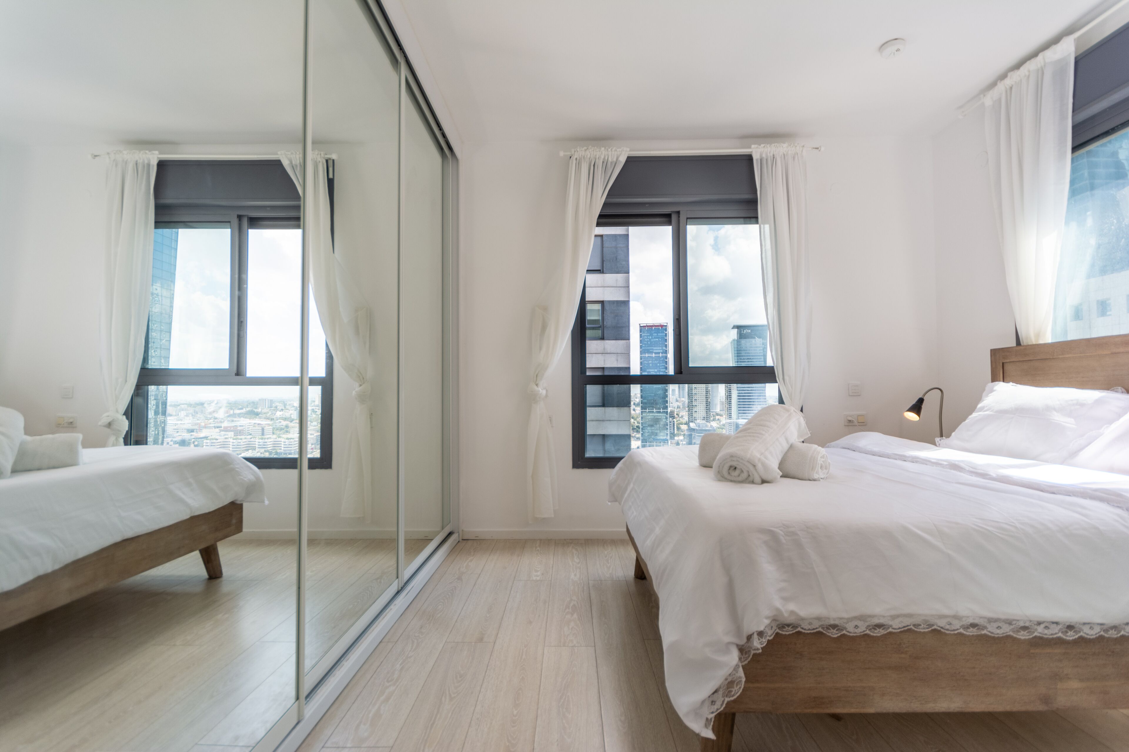 3 Schlafzimmer, Schreibtisch, Bügeleisen/Bügelbrett, Reisekinderbett