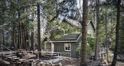 (11N) Margaret's at The Redwoods In Yosemite