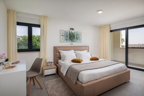 4 bedrooms, iron/ironing board, free WiFi - Luxury Villa IN with Pool (Solin)