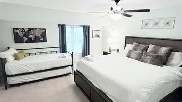 2 chambres, coffres-forts dans les chambres, fer et planche Ă repasser