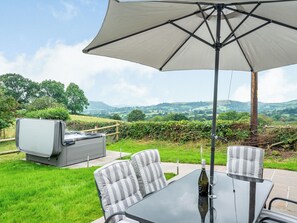 Outdoor dining - 3 bedroom accommodation in Hundred House, near Llandrindod Wells (Hundred House, near Llandrindod Wells)