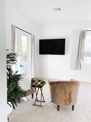 TV, fireplace, Netflix, books - Palo Verde - Large Property, Private Pool, Views (La Quinta)