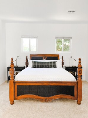 4 bedrooms, blackout drapes, iron/ironing board, free WiFi - Palo Verde - Large Property, Private Pool, Views (La Quinta)