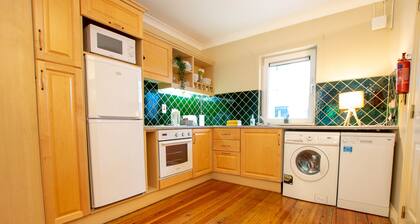 Family friendly, two bedroom apartment at Westport Quay!