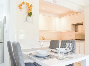 Dining - The Lodge at Forbury Cottage (Kimbolton, near Leominster)