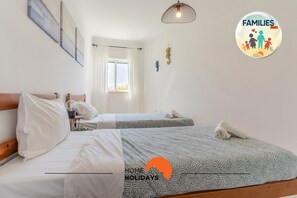 2 bedrooms, iron/ironing board, free WiFi