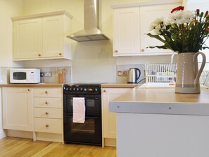 Cookware/dishes/utensils, freezer
