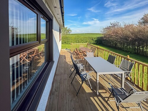 Ideal for exploring the beautiful Ayrshire coast & countryside.