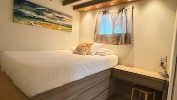 Cabin | 1 bedroom, free WiFi, bed sheets, wheelchair access