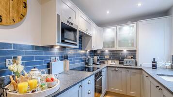 Dishwasher, cookware/dishes/utensils