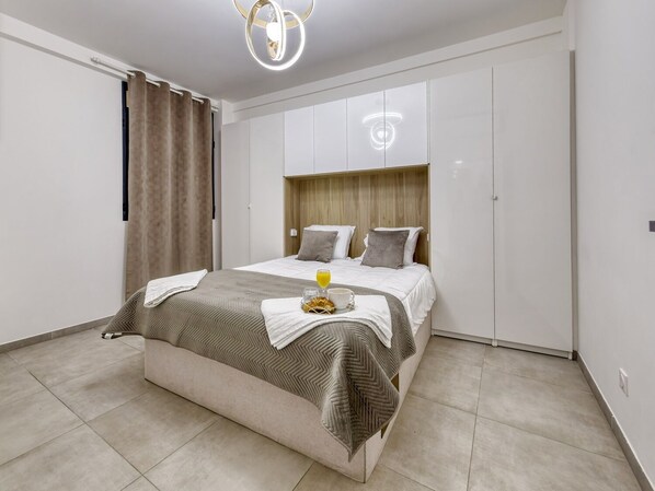 2 sovrum, strykjärn/strykbräda, gratis wi-fi och sängkläder