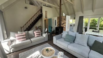 Smart TV, fireplace, DVD player