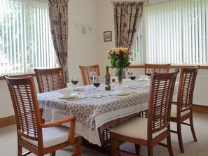 Dining - 3 bedroom accommodation in Stranraer (Stranraer)