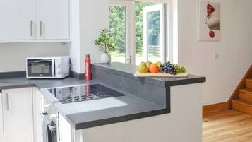 Dishwasher, cookware/dishes/utensils