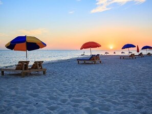 Beach nearby - Beachside Gem! Walk to the Beach! Close to Shopping, Dining, & More! (Gulfport)