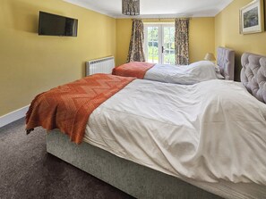 2 bedrooms, free WiFi, bed sheets